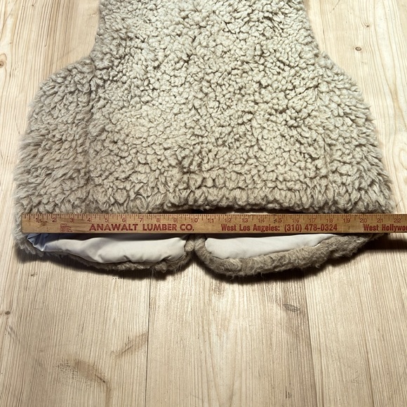 Gap Sheep Vest - Picture 5 of 14